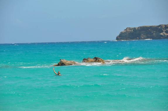 Refrescando-se na praia da Grande Saline, em St. Barth - Caribe